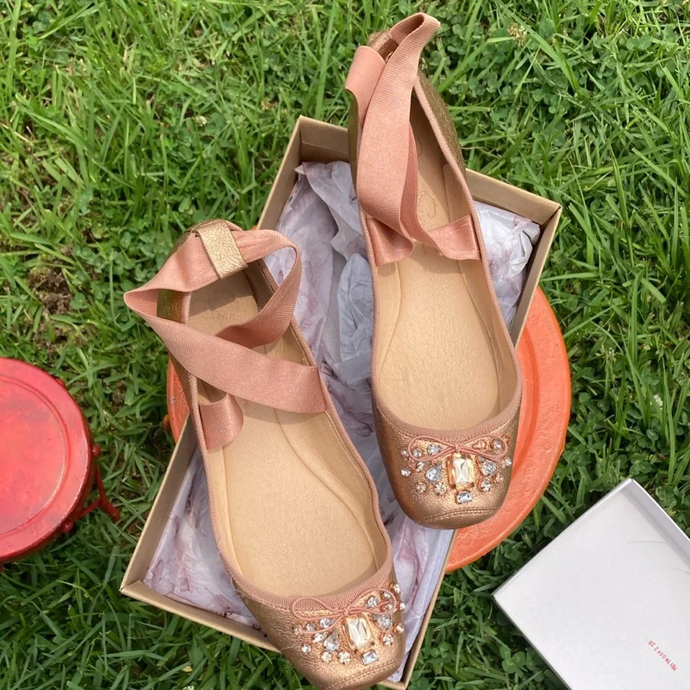 Beautiful Jessica Simpson ballerina ankle strap flats with faux stones. - Picture 4 of 14